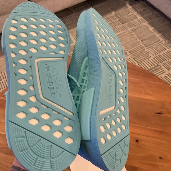 π§ New Clear Aqua Pharrell size 9 - Picture 4 of 11